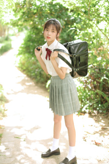 黑皮辣妹